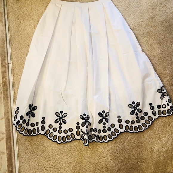 Moulinette Souers white eyelet skirt NWOT size 2 - Picture 7 of 8